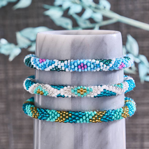 Seafoam Crashing | Himalayan Glass Bead Bracelet